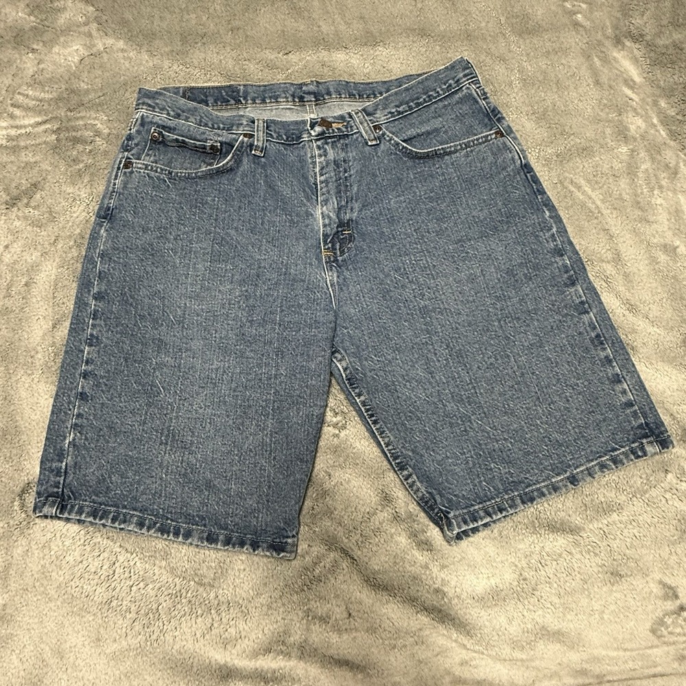 Wrangler blue denim shorts Men's Size 34 Casual Summer Ranchwear Workwear